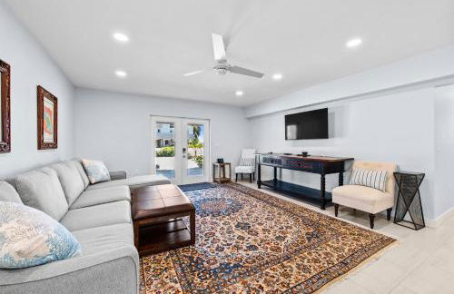 Heated Pool Home steps to the beach - Foto 5