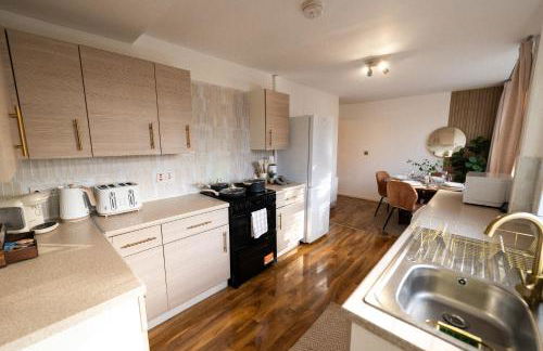 Spacious 3-Bed Home with Free Off-Street Parking Near Newcastle - Foto 10
