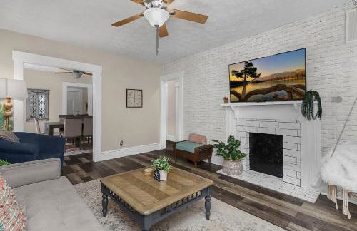 Chic 2BR near DT, 8 min walk to Park&Conservatory - Foto 1