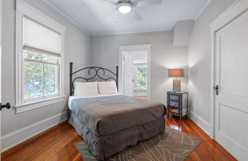 Old City Hideout l Historic l Walk to St George - Foto 20