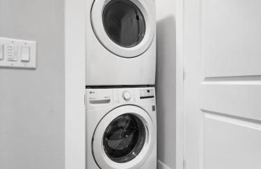 Mins to Downtown- Formula 1 - ACL - Foto 13