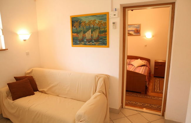 Sea front stone house - Photo 42