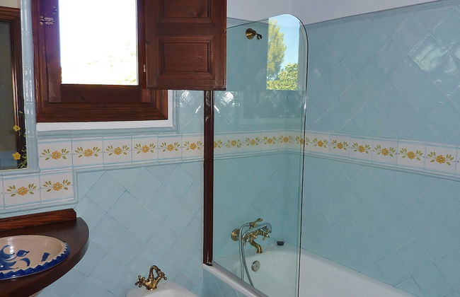 Leisure Meets Tranquility in Beautiful Villa Near Forest - Foto 14