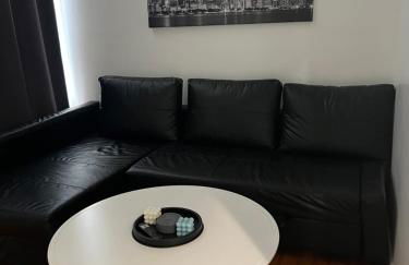 Adorable 2 bedroom with free street parking - Foto 12