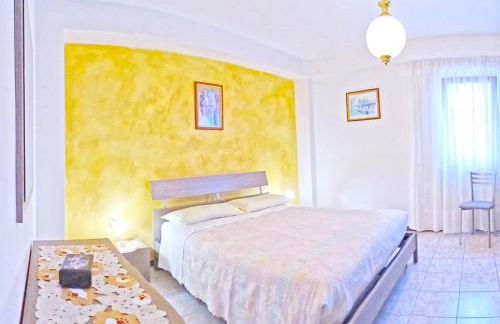 Casa Rosalia cozy holiday apartment by Gardadomsumea - Foto 21