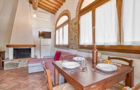 8 Bedroom Awesome Home In Arezzo - Foto 19