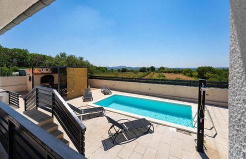 3 Bedroom Awesome Home In Rastevic - Foto 11