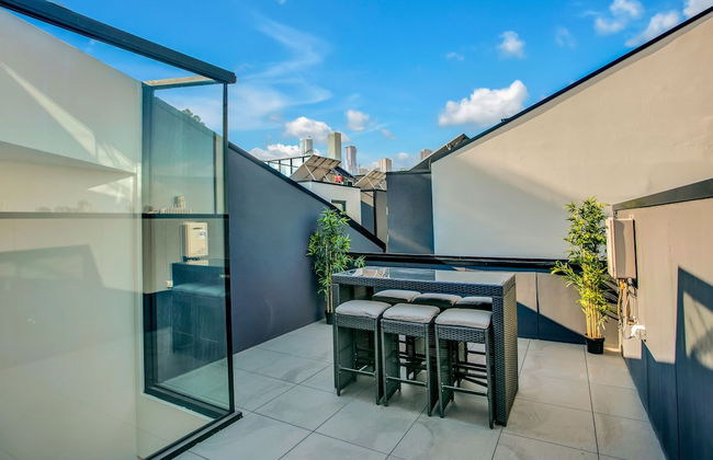 Roden Residences - Photo 18