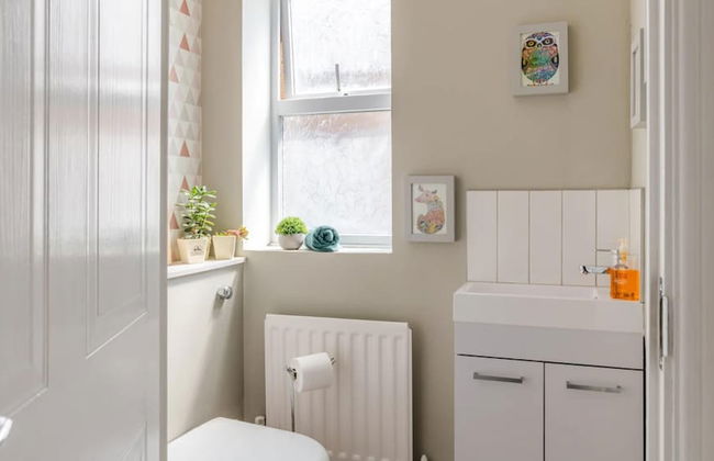 Captivating 2-bed Apartment in Chatham - Foto 10