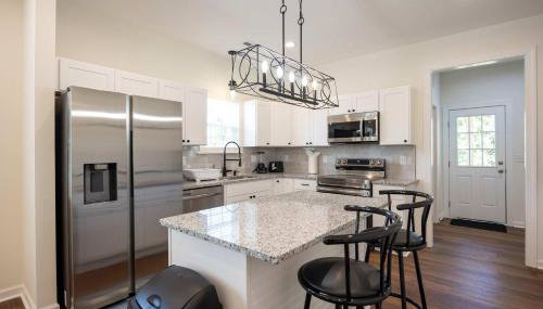 4 Min to Downtown - En-Suite Bath - Washer and Dryer - Foto 1