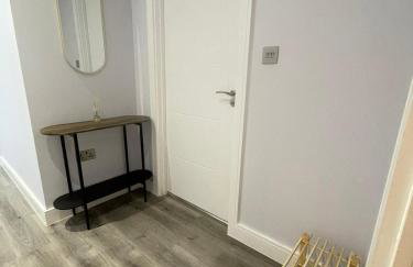 Square Flat - Modern - En-Suites - 6 Guests - Foto 24