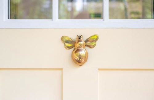 NEW Beehive Tree House Retreat - Foto 5