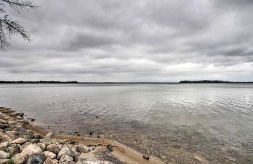Breezy Point Escape with Views, Dock and Fire Pit! - Foto 22