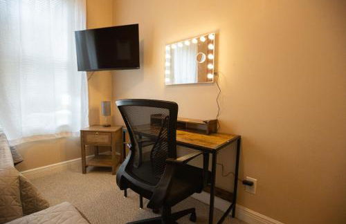 Duplex by Forsyth Park - 2 King Beds - Patio & Balcony - Foto 17