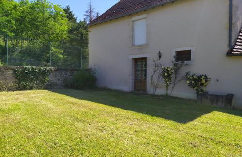 Gîte Contemporain près de l'Abbaye de Noirlac avec Jardin, Wi-Fi et Commodités Incluses - FR-1-586-38 - Foto 2