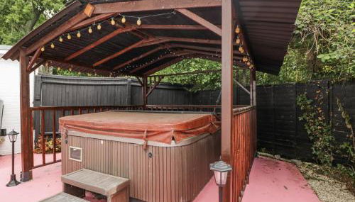 Woods Cottage - Photo 4