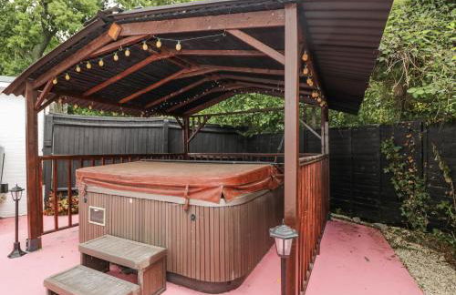 Woods Cottage - Photo 4