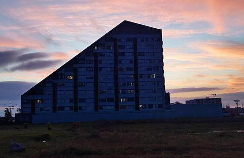 Studio Estiloso - Garagem Grátis - ao lado do Shopping Pelotas - Foto 45