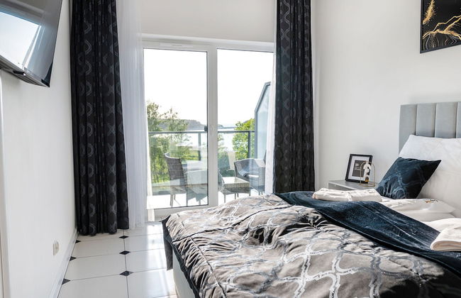 Apartment by Dziwna River With Pool Access - Photo 2