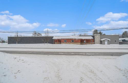 Bowling Alley! Expansive Group Getaway in Lewiston - Foto 5