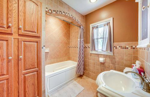 Charming Tonica Farmhouse with Private Yard! - Foto 11