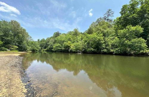 Brushy Creek Lodge - Riverfront, Hot Tub, Fire Pit - Foto 39