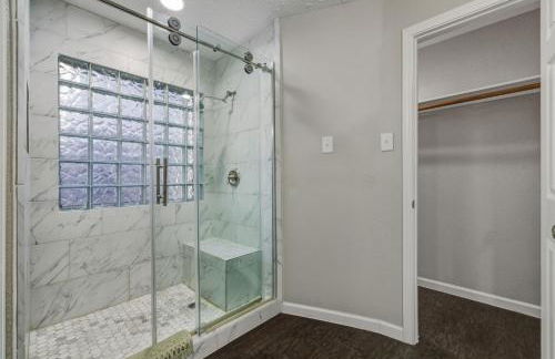 Pool Villa- Near Airport & Downtown, Fire Pit, Foosball - Foto 30