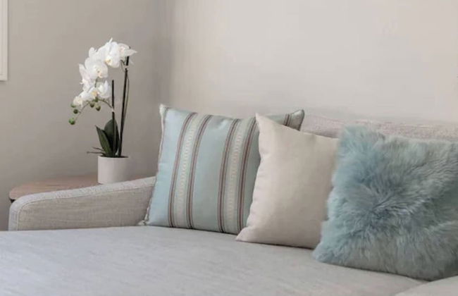 Casa Queen East - Modern 2BR Suite - Photo 10