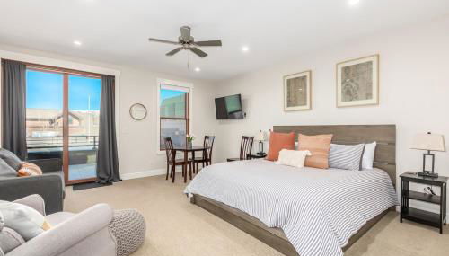 Stylish Grand Lake Retreat - King Bed - Walk to Lake - Foto 2