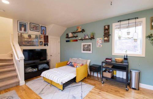 Adorable Cozy House with Parking and Loft! - Foto 46