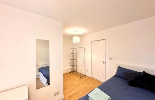 Flat-By Lewisham Train Station - Foto 10