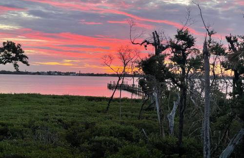 Remote Island Retreat with Private Ferry, Pool, Beach - Foto 42