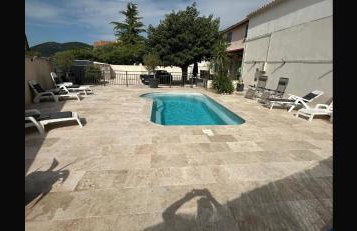 Villa wifi 8 à 10 personnes BBQ piscine situation centrale à Cuges les pins Sainte Baume 2km OK Corral 20km Marseille centre 20km Var - Foto 29