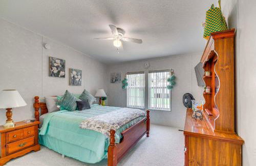 Waterfront Weeki Wachee Home with Fire Pit! - Foto 29