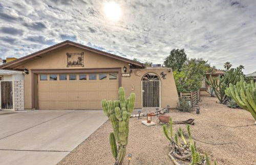 Family Friendly! Poolside Desert Oasis in Glendale - Foto 2