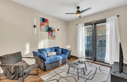 1BR Alongside Q2 and Domain With Pool, Gym and Free Parking - Foto 5