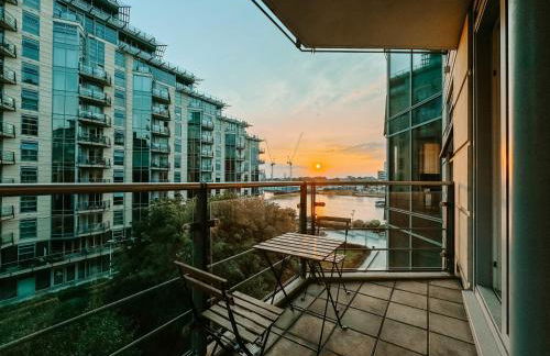 Two Bedroom Luxury Waterfront Apartment in London - Foto 20
