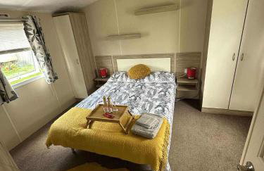 Cozy Holiday Home in Anderby Creek - Photo 1