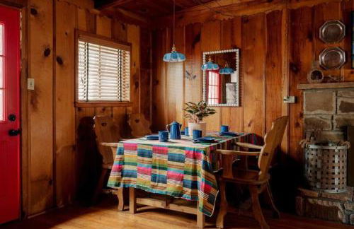 Twin Pines Casita - Big Yard, View, Porch, Hot Tub, & Charm - Foto 6