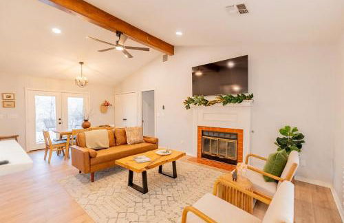 Cozy retreat and views near campus with gourmet kitchen - Foto 31