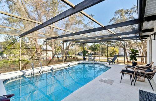 Luxury getaway, relax, and recharge! Tropical Florida Getaway Heated Pool Extra Fee - Foto 2