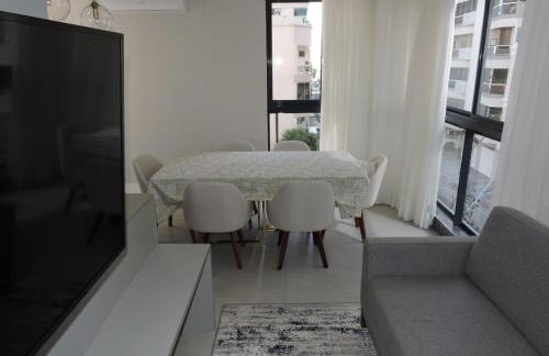 Apart de luxo 3 suites 2 vagas de garagem e quadra do mar - Foto 13