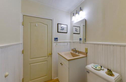 New Jersey Cottage with Grill - Short Walk to Beach! - Foto 15