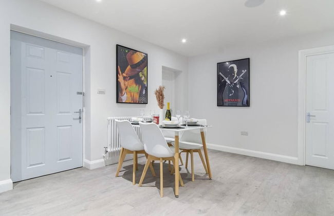 Livestay - 2 Bed Hollywood Movie Themed Apt - Foto 17