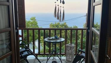 Winter Summer House - Photo 1