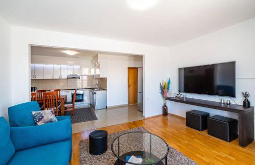 Merita Apartments with Pool - Photo 36