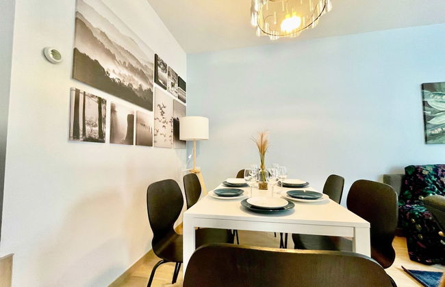 Luxury 2BR 2BA Near Fashion District by Oneluxstay - Foto 28