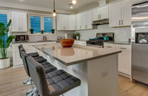 Modern City Getaway Near Downtown Newark & NYC - Photo 5