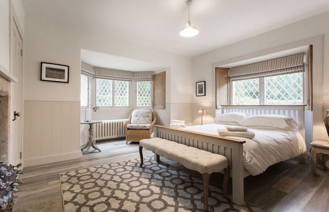 JOIVY Stunning 3 Bed Lodge With Gardens At Gilmerton House - Photo 5