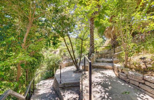 Hillside Home with Outdoor Oasis and Pool - Foto 15